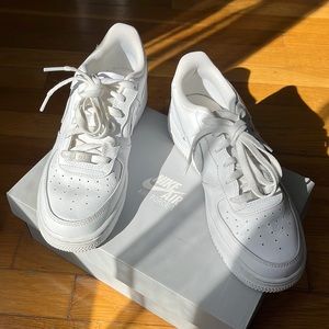 Nike Air -Air Force 1 snickers, size 7 Y